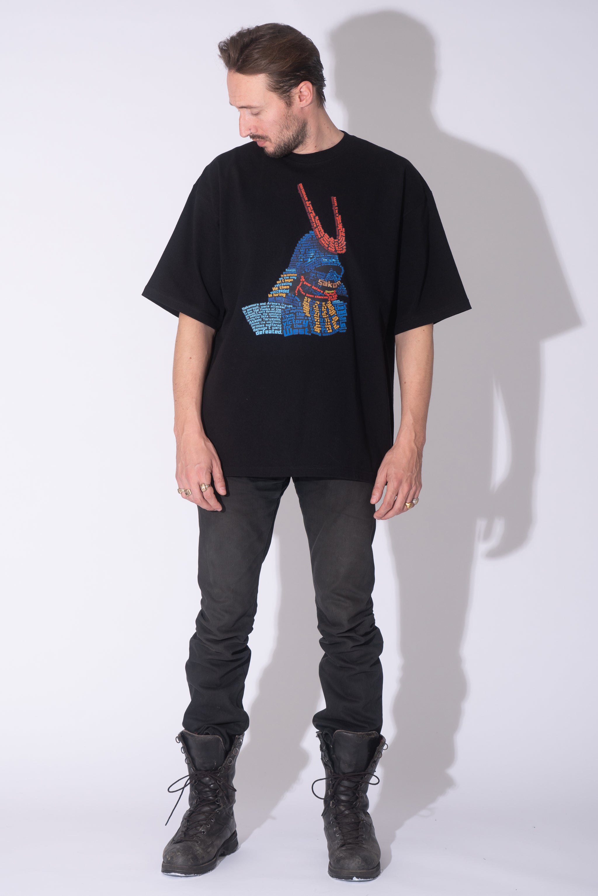 040104 侍 タイポグラフィ Tシャツ（前面） 島 左近 – 侍ブランドT